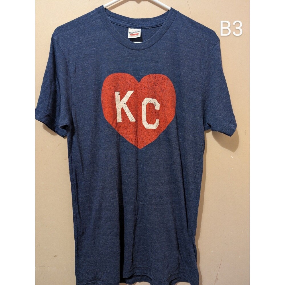 Charlie Hustle Adult Medium Short Sleeve Heart Love Kansas City KC T-Shirt